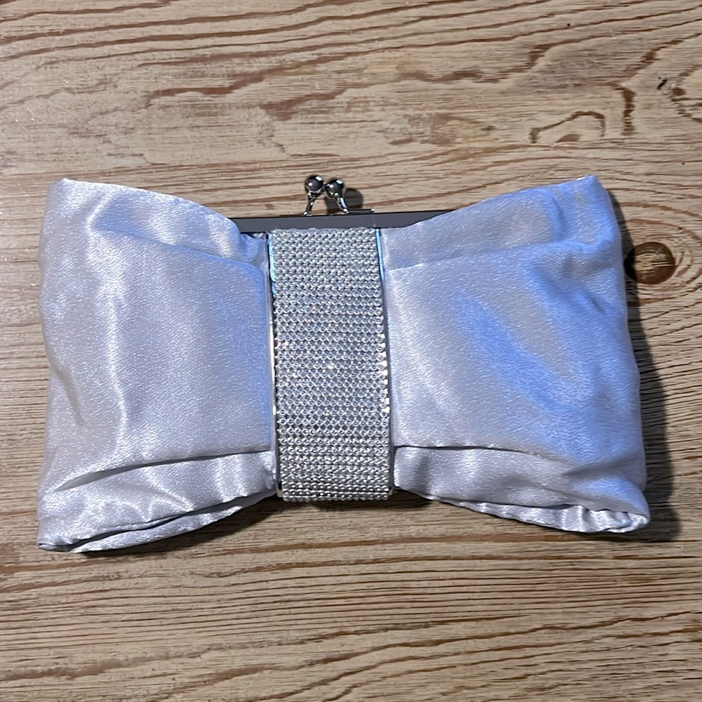 Beautiful Silver Clutch W/ Rhinestone Accent